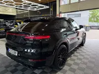 Gebraucht Porsche Cayenne GTS 460 PS (338 kW) 2023 Schwarz SUV