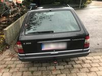 Gebraucht Mercedes 300 147 PS (108 kW) 1994 Schwarz Kombi
