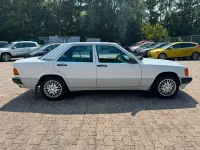Gebraucht Mercedes 190 109 PS (80 kW) 1992 Silber Limousine