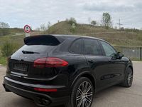 Second-hand Porsche Cayenne Platinum Edition 262 CP (192 kW) 2017 Negru SUV