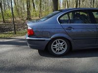 Gebraucht BMW 320 Sport Line 170 PS (125 kW) 2001 Blau Limousine