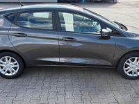 Gebraucht Ford Fiesta 71 PS (52 kW) 2018 Grau Kleinwagen