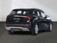 Gebraucht Mercedes GLA200 163 PS (119 kW) 2024 Unilack nachtschwarz SUV
