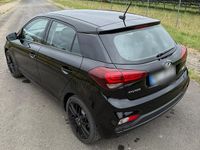 Gebraucht Hyundai i20 84 PS (61 kW) 2019 Schwarz Kleinwagen