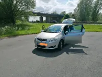 Gebraucht Toyota Auris 97 PS (71 kW) 2009 Silber Kleinwagen