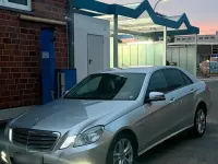Gebraucht Mercedes E220 170 PS (125 kW) 2009 Silber Limousine
