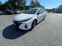 Gebraucht Toyota Prius Executive 122 PS (89 kW) 2020 Weiß Kleinwagen