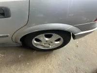 Używany Opel Astra Edition 75 KM (55 kW) 2000 Srebrny Sedan/Limuzyna