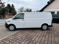 Gebraucht VW T6.1 150 PS (110 kW) 2021 Candyweiß Van