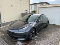 gebraucht Tesla Model 3 60 kWh (MY 2023), 18" Felgen Aero, MSM/Schwarz