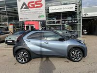 Neu Toyota Aygo X 72 PS (52 kW) 2025 Grau SUV