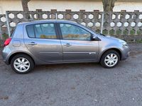 Gebraucht Renault Clio II 75 PS (55 kW) 2010 Grau Kleinwagen
