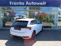 Gebraucht Skoda Scala Drive 116 PS (85 kW) 2024 Bila moon/moon white (metallic) Kleinwagen