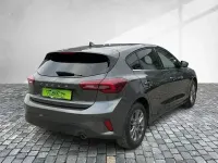Usado Ford Focus Titanium 125 CV (91 kW) 2024 Gris Berlina