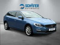 Gebraucht Volvo V60 Momentum 152 PS (111 kW) 2016 Blau Kombi