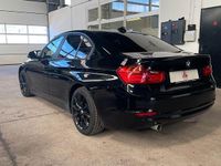 Second-hand BMW 320 163 CP (119 kW) 2015 Negru Berlinǎ