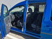 Second-hand VW Caddy Trendline 140 CP (102 kW) 2014 Albastru Monovolum