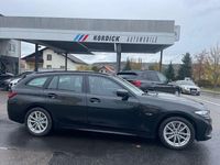 Gebraucht BMW 320 Shadowline 204 PS (150 kW) 2022 Saphirschwarz metallic (475) Kombi