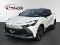 Neu Toyota C-HR 140 PS (102 kW) 2025 Platinum white pearl mc (089)/ SUV