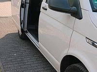 Second-hand VW Multivan 110 CP (80 kW) 2021 Alb Monovolum