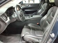Gebraucht Volvo V60 Inscription 253 PS (186 kW) 2021 Denim blue Kombi