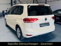 Gebraucht VW Touran 150 PS (110 kW) 2024 Beige Van / Kleinbus