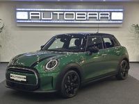 Gebraucht Mini Cooper Premium 136 PS (100 kW) 2024 British racing green iv Kleinwagen