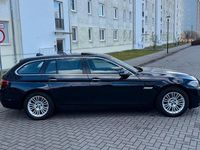 Gebraucht BMW 530 258 PS (189 kW) 2015 Blau Kombi