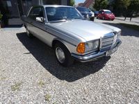 Gebraucht Mercedes 280 177 PS (130 kW) 1977 Silber Coupé