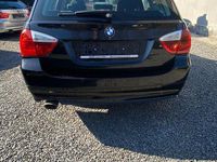 Gebraucht BMW 320 Comfort Edition 177 PS (130 kW) 2008 Schwarz Kombi