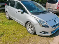 Gebraucht Peugeot 5008 114 PS (83 kW) 2014 Silber Van / Kleinbus