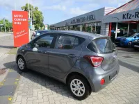 Gebraucht Hyundai i10 67 PS (49 kW) 2017 Grau (metallic) Kleinwagen