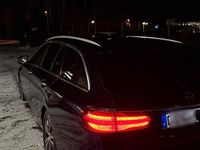 Gebraucht Mercedes E220 Avantgarde 194 PS (142 kW) 2017 Blau Kombi