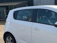 Gebraucht Chevrolet Aveo 100 PS (73 kW) 2011 Weiß Kleinwagen
