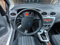 Gebraucht Ford Focus 100 PS (73 kW) 2010 Silber Limousine