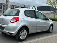 Gebraucht Renault Clio III Dynamique 75 PS (55 kW) 2010 Grau Limousine