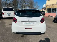 Gebraucht Peugeot 208 99 PS (72 kW) 2015 Weiß Kleinwagen