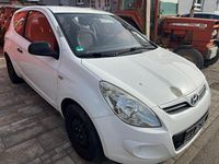 Gebraucht Hyundai i20 Edition 77 PS (56 kW) 2011 Weiß Kleinwagen