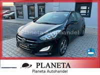 Gebraucht Hyundai i30 Trend 110 PS (80 kW) 2016 Schwarz Limousine