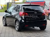 Gebraucht Kia Venga 90 PS (66 kW) 2016 Schwarz Kleinwagen