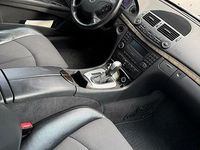 Gebraucht Mercedes E220 Avantgarde 150 PS (110 kW) 2003 Silber Limousine