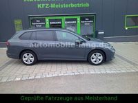 Gebraucht VW Golf VIII Life 116 PS (85 kW) 2025 Grau Kombi