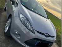 Używany Ford Fiesta Trend 60 KM (44 kW) 2012 Szary Sedan/Limuzyna