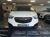 Używany Opel Combo Selection 102 KM (75 kW) 2020 Biały Minivan