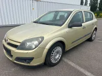 Gebraucht Opel Astra 105 PS (77 kW) 2004 Gold Limousine