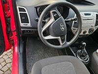 Gebraucht Hyundai i20 86 PS (63 kW) 2012 Rot Kleinwagen