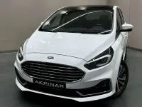 Gebraucht Ford S-MAX Titanium 190 PS (139 kW) 2022 Weiß Van / Kleinbus
