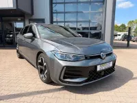 Gebraucht VW Passat R-line 150 PS (110 kW) 2025 Grau Kombi