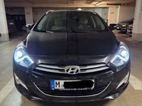 Gebraucht Hyundai i40 Premium 136 PS (100 kW) 2015 Schwarz Kombi