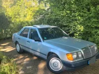 Gebraucht Mercedes 230 132 PS (97 kW) 1988 Silber Limousine
